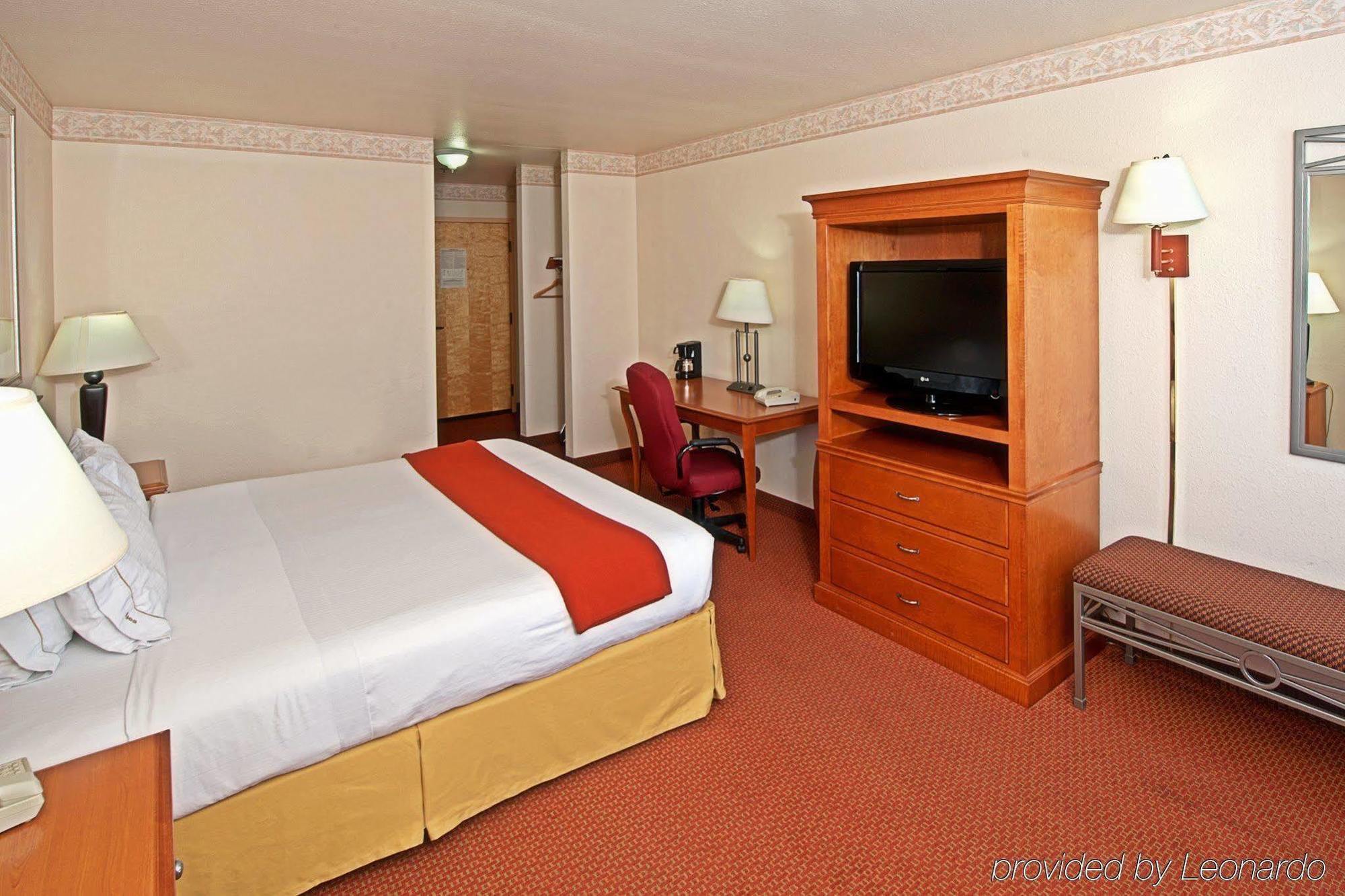 Holiday Inn Express Silver City By Ihg Стая снимка